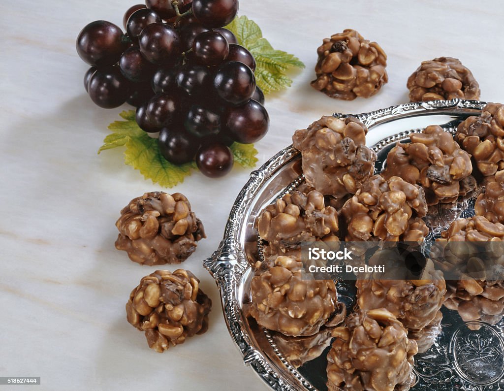 Arachide et aux raisins secs groupes - Photo de En botte ou en grappe libre de droits