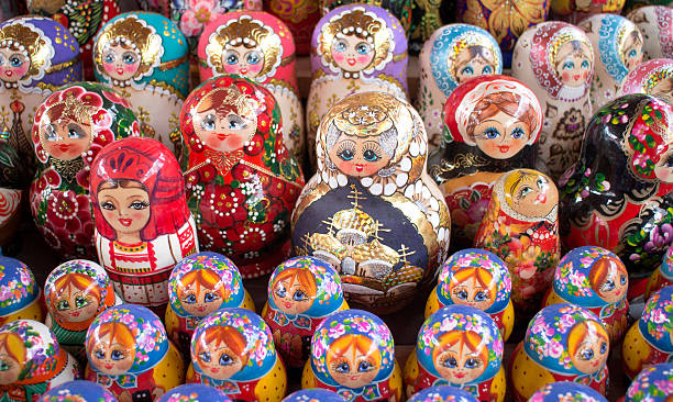 matroska muñecas rusas - russian nesting doll skill doll russia fotografías e imágenes de stock