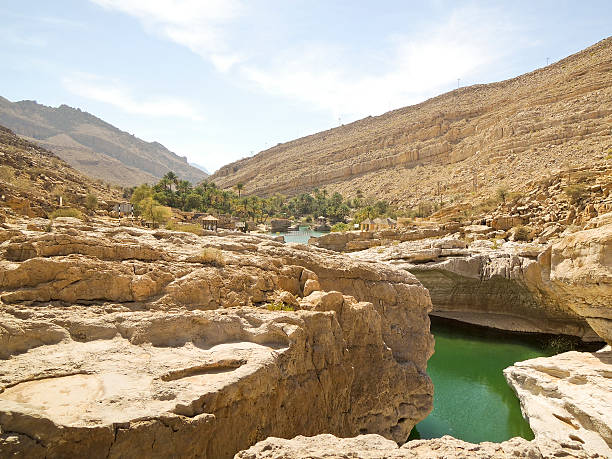 wadi bani khalid, d'ash sharqiyah région, oman - sharqiyah photos et images de collection