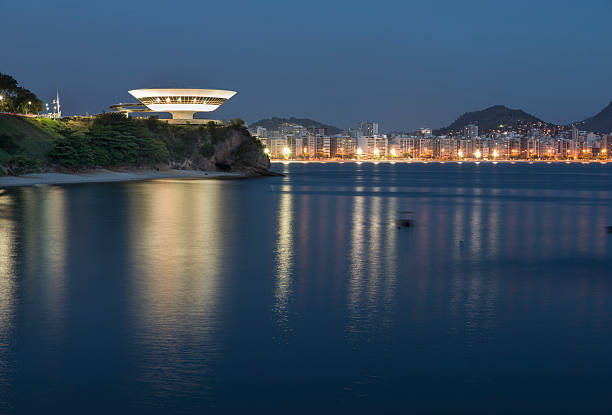 mac y la costa de niterói - panoramic international landmark national landmark famous place fotografías e imágenes de stock