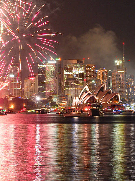 fogos de artifício do porto de sydney - sydney harbor - fotografias e filmes do acervo