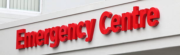 istock Hospital Emergency Sign 518699017