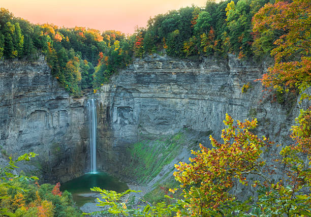 istock Taughannock Falls in Autumn 518717163