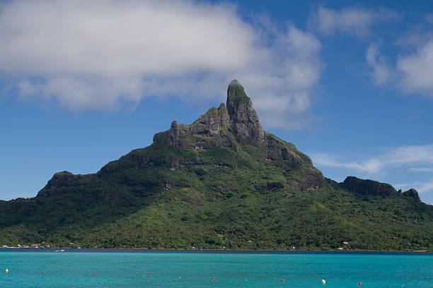 istock Mt. Otemanu in Bora Bora, French Polynesia 518733299