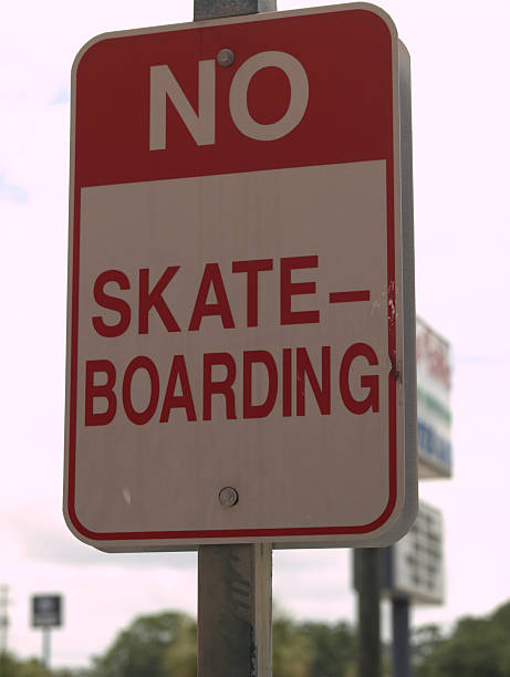 istock Urban No Skate-boarding sign 518752063