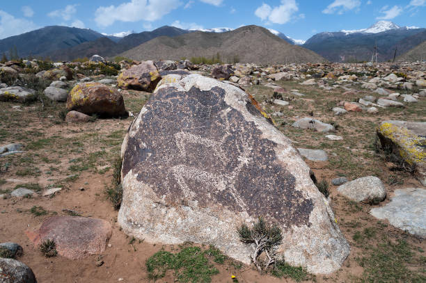 istock Ancient petroglyph - Reindeer on the stone 518753499