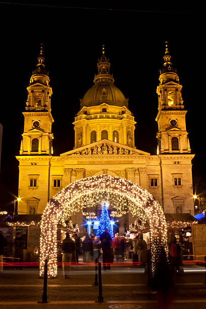 istock Christmas fair before the Saint Stephen's Basilica 518757709