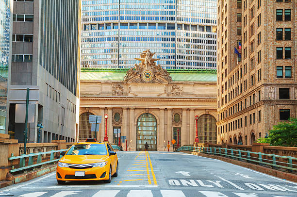istock Grand Central Terminal viaduc and old entrance 518759720