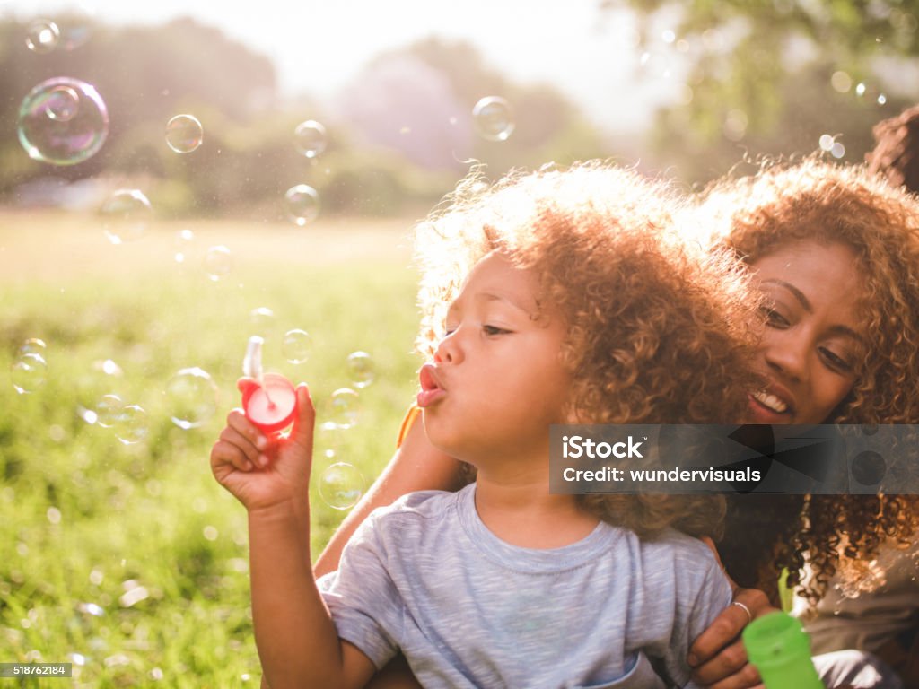 Dreamy soft intimate moment between a mother and her boy - Royalty-free Familie Stockfoto