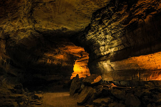grottes de passage à mammouth - réseau mondial de réserves de biosphère photos et images de collection