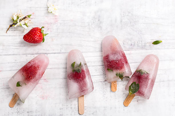 istock homemade strawberry ice pops 518805498