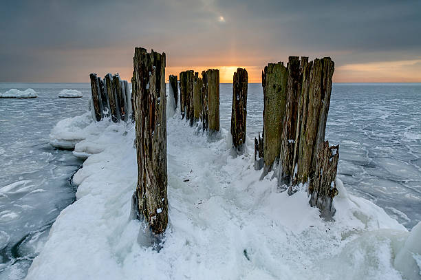 istock Beautiful winter landscape, and Sea 518814339