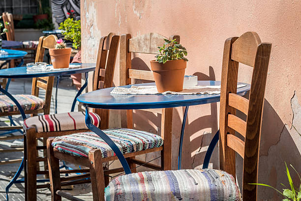 istock empty coffee shop restaurant in the sun 518818722
