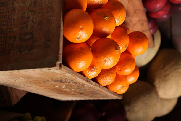 engradado de laranjas - organi imagens e fotografias de stock