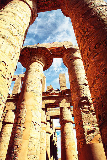 tempio di karnak-amon sala ipostila - - temple of luxor hypostyle hall foto e immagini stock