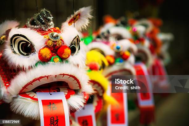 Tradicional Colorida León Chino Foto de stock y más banco de imágenes de Año nuevo chino - Año nuevo chino, Danza del león, Celebración - Ocasión especial