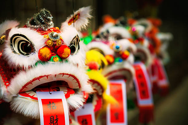 伝統的なカラフルな中国の��ライオン - 獅子舞 ストックフォトと画像