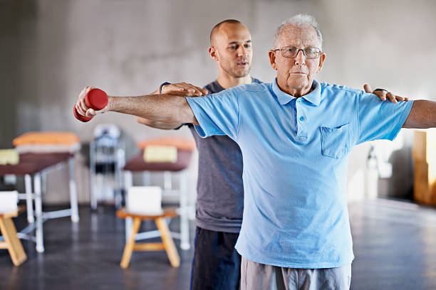 istock Working his way back to health 518873769