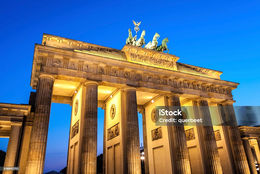 Brandenburger Tor in Berlin - Lizenzfrei Abenddämmerung Stock-Foto