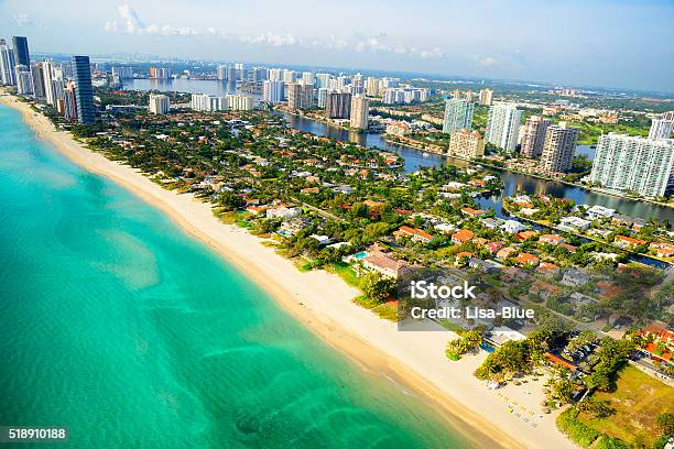 マイアミのサウスビーチの空からの眺め - マイアミビーチのストックフォトや画像を多数ご用意 - マイアミビーチ, サウスビーチ, マイアミ