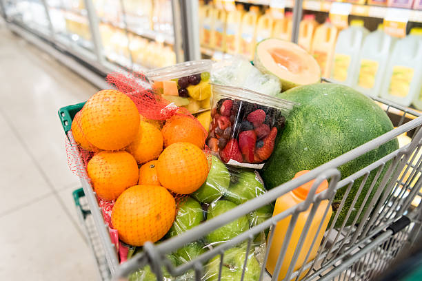 istock Shopping for groceries 518910982