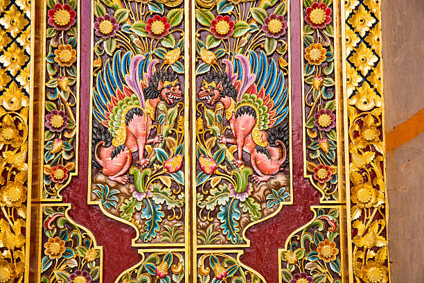 Detail of the door of a Hindu temple The door is fully decorated with oriental motifs and designs in gold. palazzo antico stock pictures, royalty-free photos & images