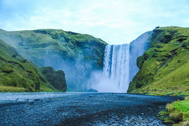 водопад, исландия-seljalandsfoss - landscape iceland mountain green стоковые фото и изображения
