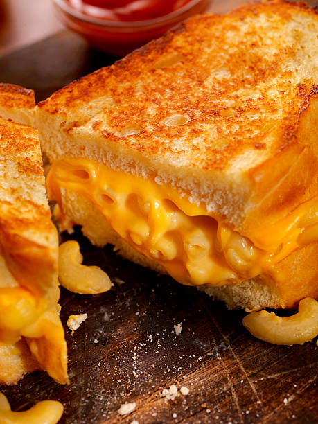 istock Grilled Macaroni and Cheese Sandwich 518957040