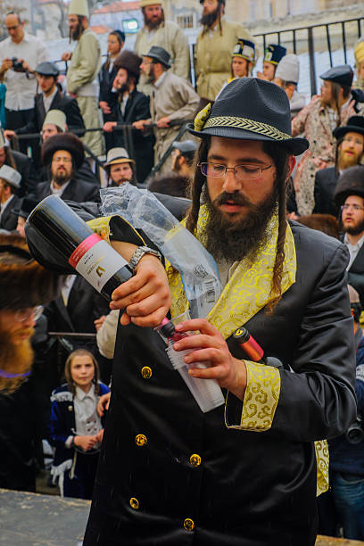 purim 2016 em jerusalém - ultra orthodox judaism imagens e fotografias de stock