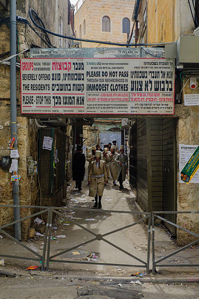 o ultra-ortodoxo bairro mea shearim, jerusalém - ultra orthodox judaism imagens e fotografias de stock