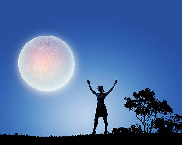 istock Woman at night 519028591