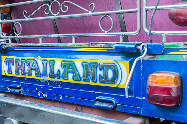 tuk tuk tailandia - bangkok thailand rickshaw grand palace foto e immagini stock