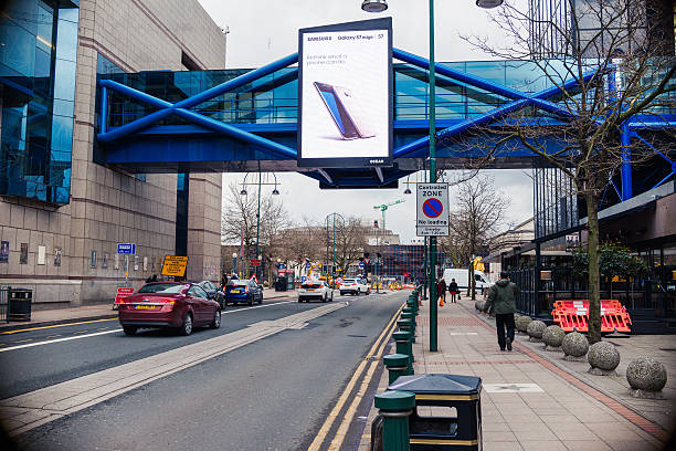 バーミングハムのダウンタウン - birmingham bullring midlands west ストックフォトと画像