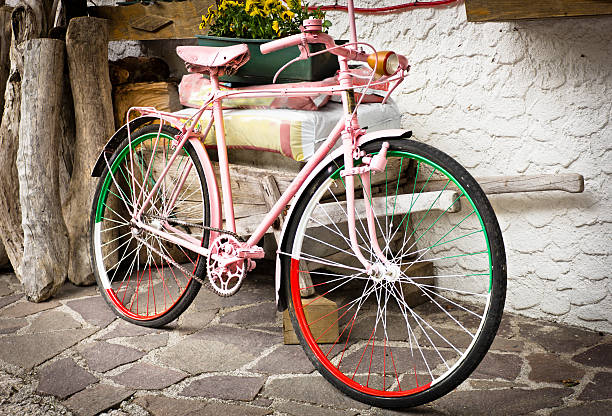 rosa bicycle tour dell'italia - giro ditalia foto e immagini stock