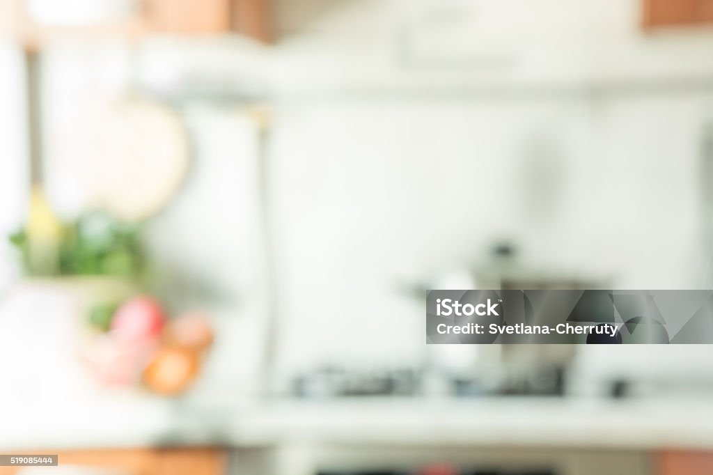 Borrosa fondo. Moderna cocina con bokeh la luz. - Foto de stock de Cocina - Estructura de edificio libre de derechos