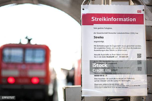 Huelga De Ferroviarios En Alemán Foto de stock y más banco de imágenes de Actividad - Actividad, Alemania, Andén de estación de tren