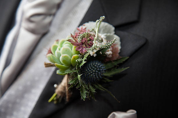 photo boutonnière de mariage - fleur à la boutonnière photos et images de collection