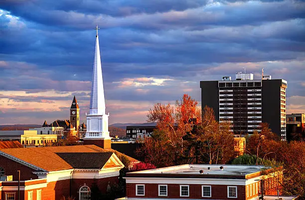 Fayetteville is the third-largest city in Arkansas and county seat of Washington County. Fayetteville is on the outskirts of the Boston Mountains, deep within the Ozarks.