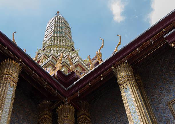 pagode em cima do telhado - bangkok province photography construction architecture imagens e fotografias de stock