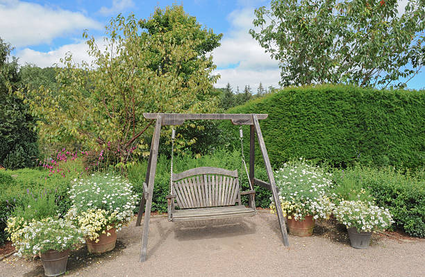 가이엔 at rosemore, 토링턴, 데번, 영국, 영국 - formal garden garden path bench flower 뉴스 사진 이미지