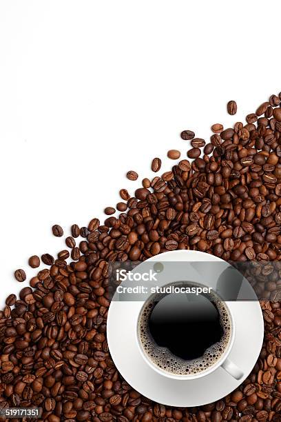 カップのコーヒー豆 - エスプレッソのストックフォトや画像を多数ご用意 - エスプレッソ, カップ, カフェ