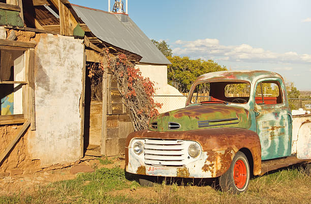 istock Old Abandoned Truck in the Wild West 519197032