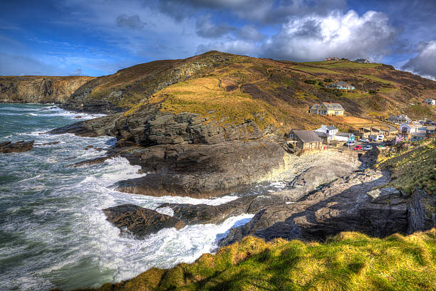 randonnée strand côte de cornouailles angleterre royaume-uni dans le pittoresque village de hdr - cornwall england uk england port isaac photos et images de collection