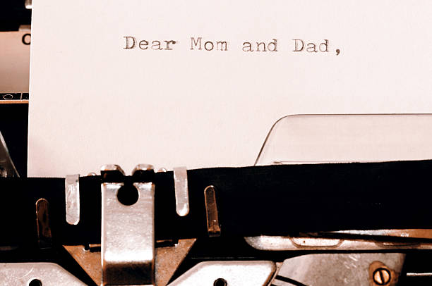 istock Text Dear Mom and Dad typed on old typewriter 519270818