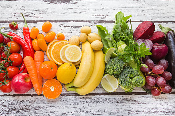 マルチカラーの新鮮なフルーツと野菜 - healthy eating macro vegetable farm ストックフォトと画像