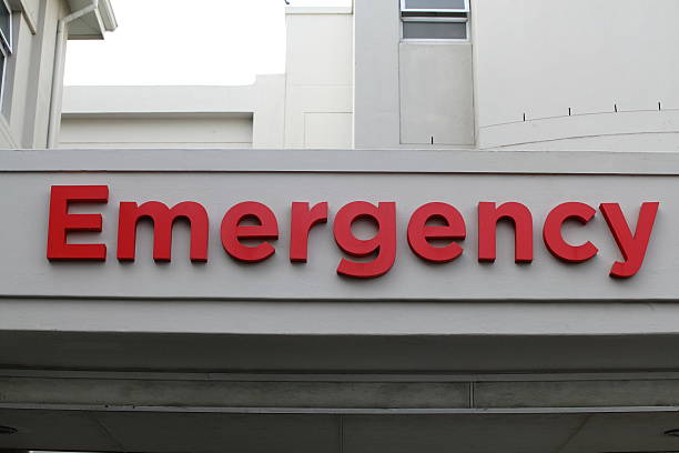istock Emergency Sign at a Hospital 519327415