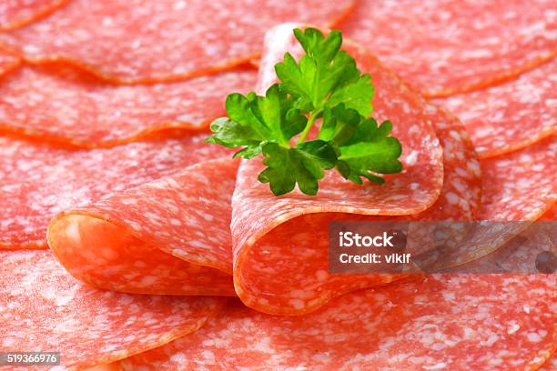 Salame Rebanadas Foto de stock y más banco de imágenes de Alimento - Alimento, Aperitivo - Plato de comida, Carne