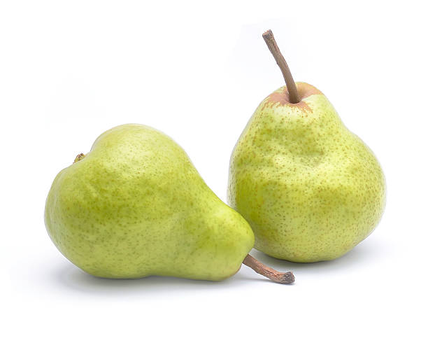 잘 익은 초록색 pears 흰색 바탕에 그림자와 - two pears 뉴스 사진 이미지