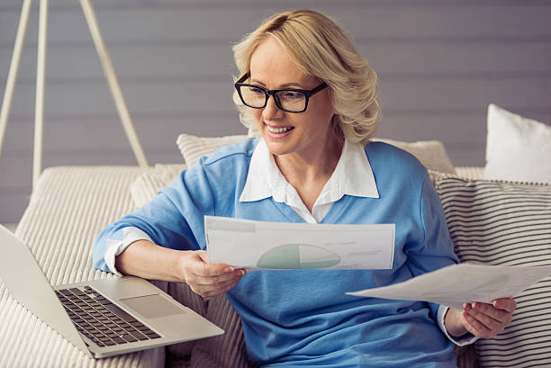 istock Beautiful old woman 519390296
