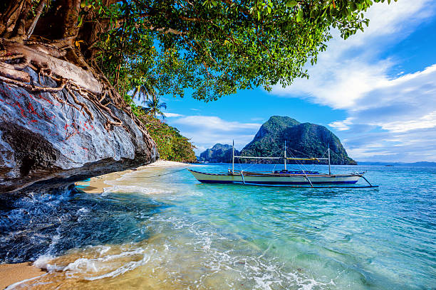 istock Sailboat in the Philippines 519392784